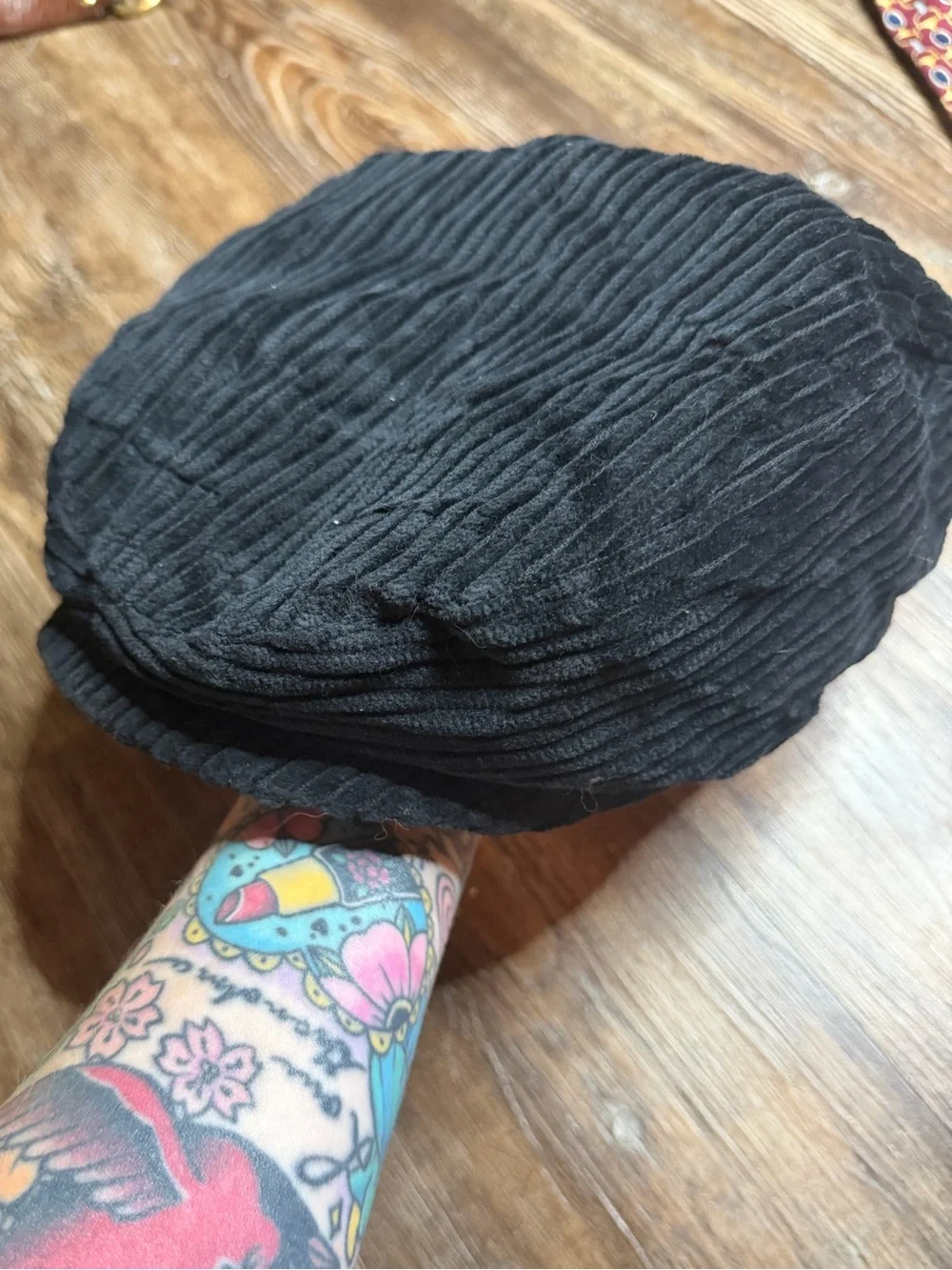 2000s y2k corduroy black news boy hat